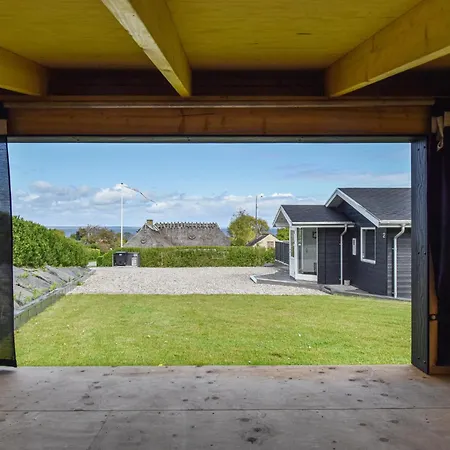 3 Bedroom Amazing In Asperup